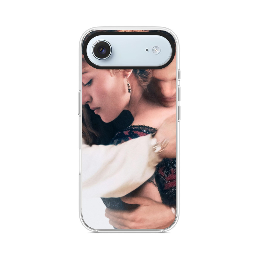 優しく抱き合うカップル iPhone Airオリジナルケース