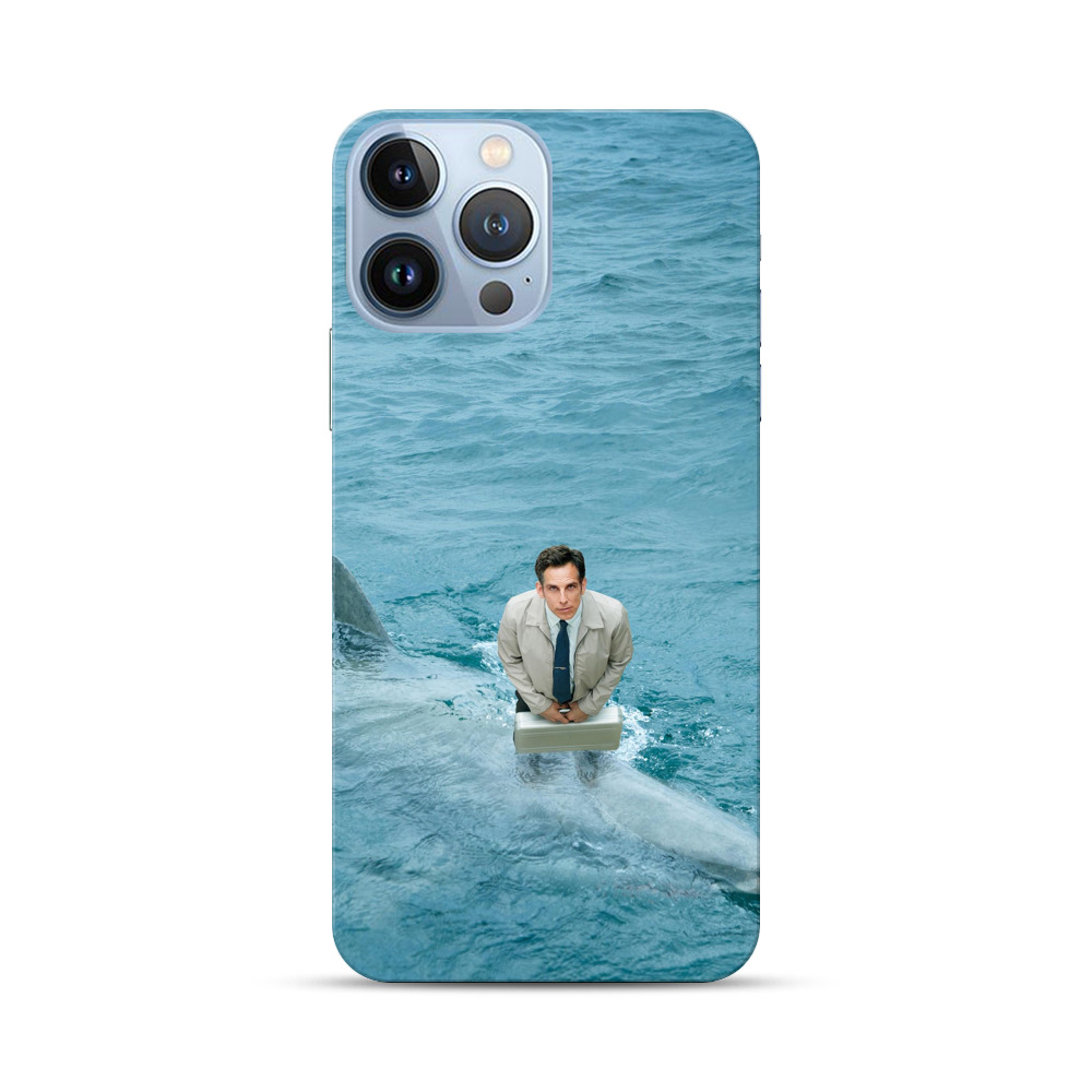 サメの背中に立つ男性 iPhone 13 Pro Maxオリジナルハードケース