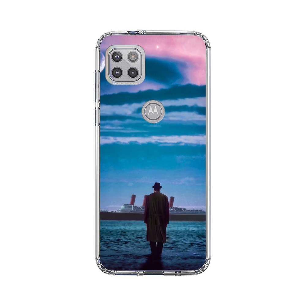 豪華客船を見つめる男 Motorola Moto G 5G (2020)オリジナルケース